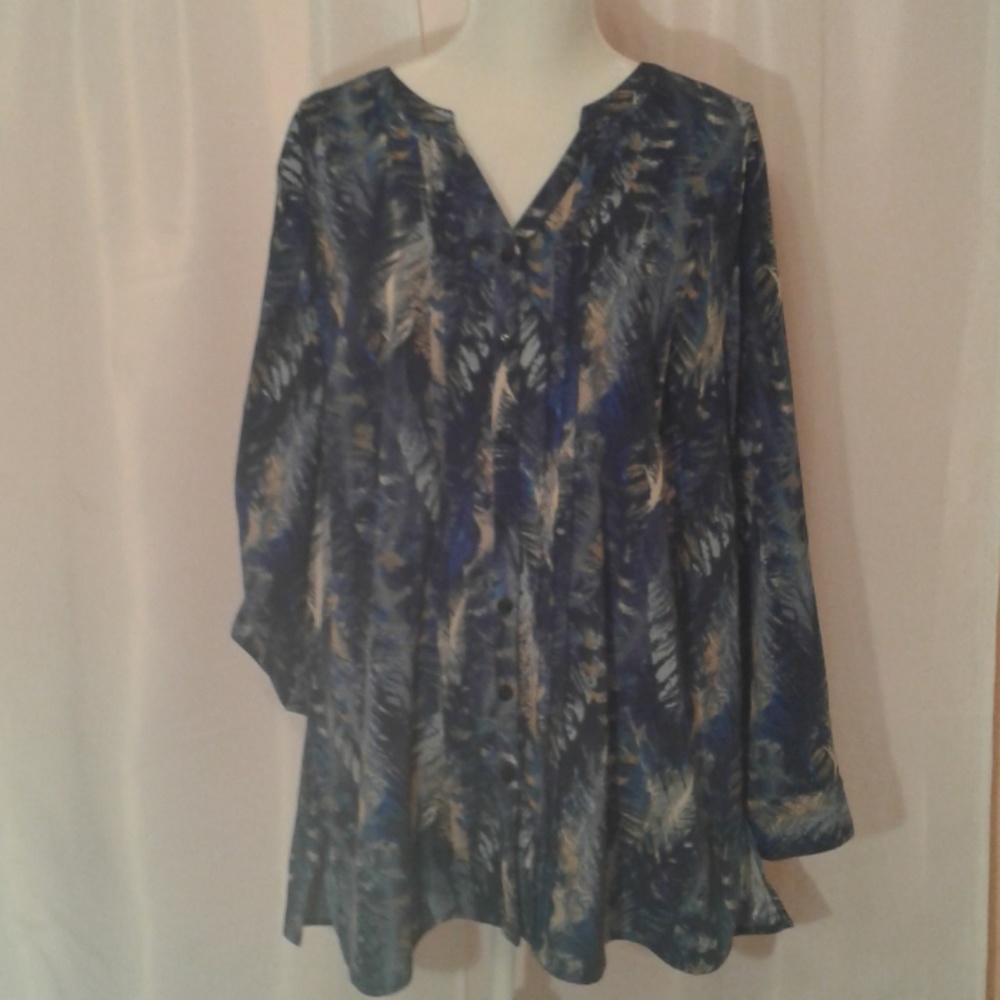 Catherines Woman Split Neck Adjustable Sleeves